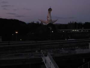 夜の太陽の塔