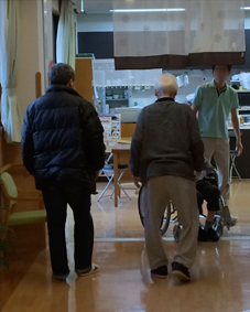 父と兄2号の背中