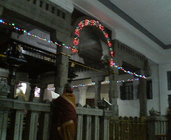 インド