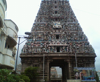 インド