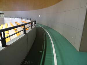 小金井市総合体育館ランニング走路05