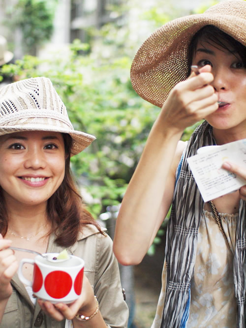 Grand Mamma 雨宮さんとチャング 長谷川さん。野菜女子の会という野菜を食べる会をやっているとか。