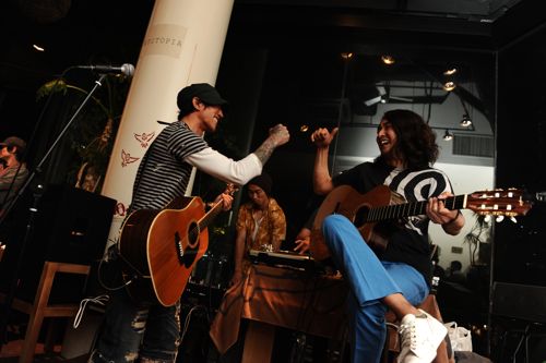 なんかこの画、やばーーーーーい!This guys are so cool!