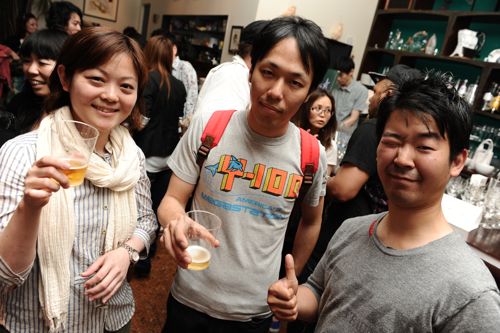 地元の同級生チーム。真ん中、ヒッピは千歳船橋でカイロプラクティックスタジオをオープン!