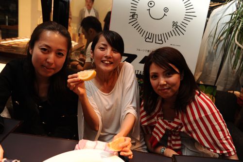 ローフードマイスターじゅんこさん、SHIGETAめぐちゃんとたっきー。後半、お手伝いしてくれました。ありがとう!