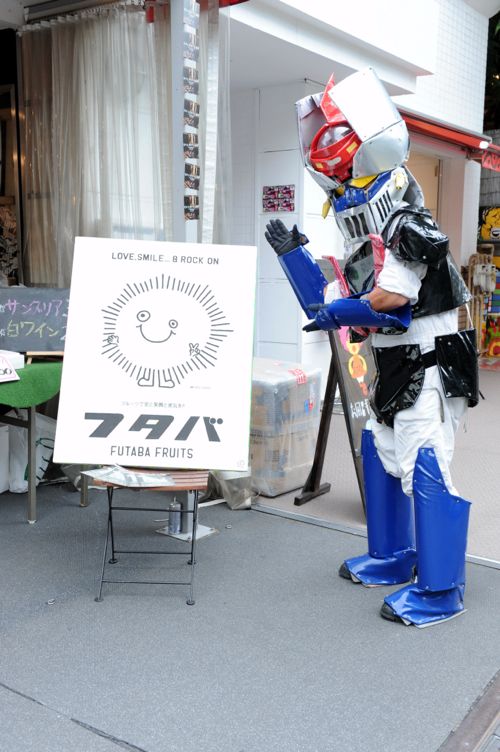 DESIGN FESTA GALLERY EAST名物マジンガーさん