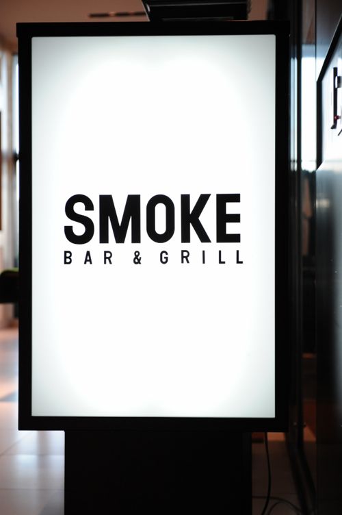 会場はおなじみSMOKE Bar & Grill。