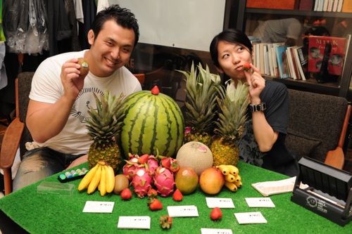 受付はおなじみHidekiと小林さん。