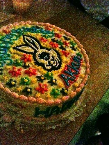 こんなかわいいMADBUNNYケーキのプレゼントも!