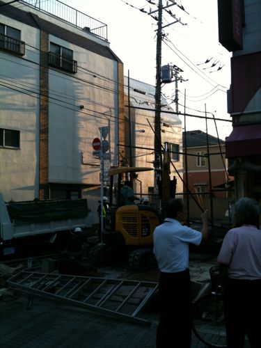 夕暮れが切ない感じです。まさに更地になってしまいました。