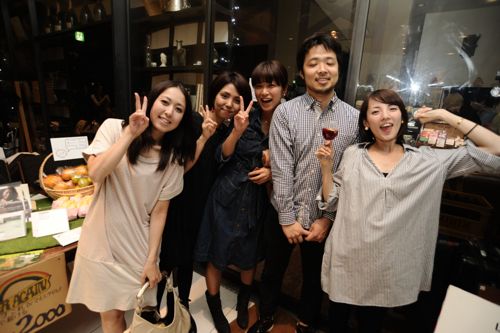 チームSHIGETA!フルーツのサーブとかいろいろと助けてもらいました。って一人違くない?!
