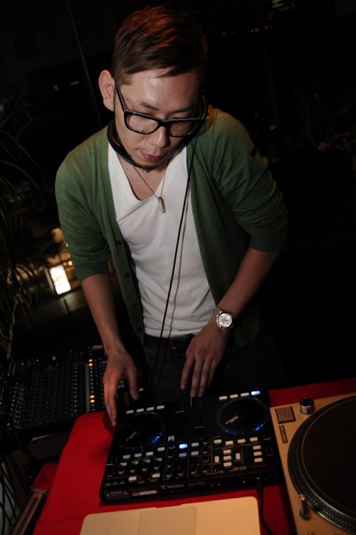 Shing5 a.k.a. DJ La-ni。最近クールさに磨きがでてきたなぁ。