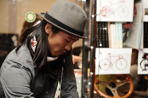 DJ VIVa。クールでクレバー、大人なプレイ。