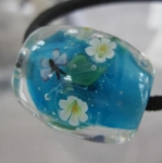 駒形遵・とんぼ玉 花と青い蝶
