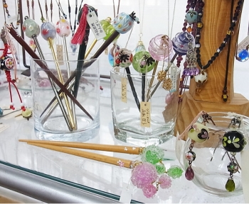 楓杏「とんぼ玉&とんぼ玉アクセサリー展」