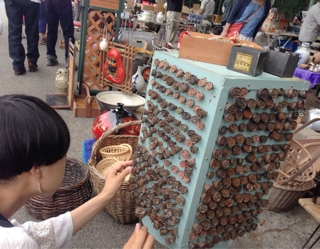 箱崎骨董市 ヒラカワスナオ日記