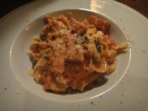 手打ちパスタのトマトカルボナーラ