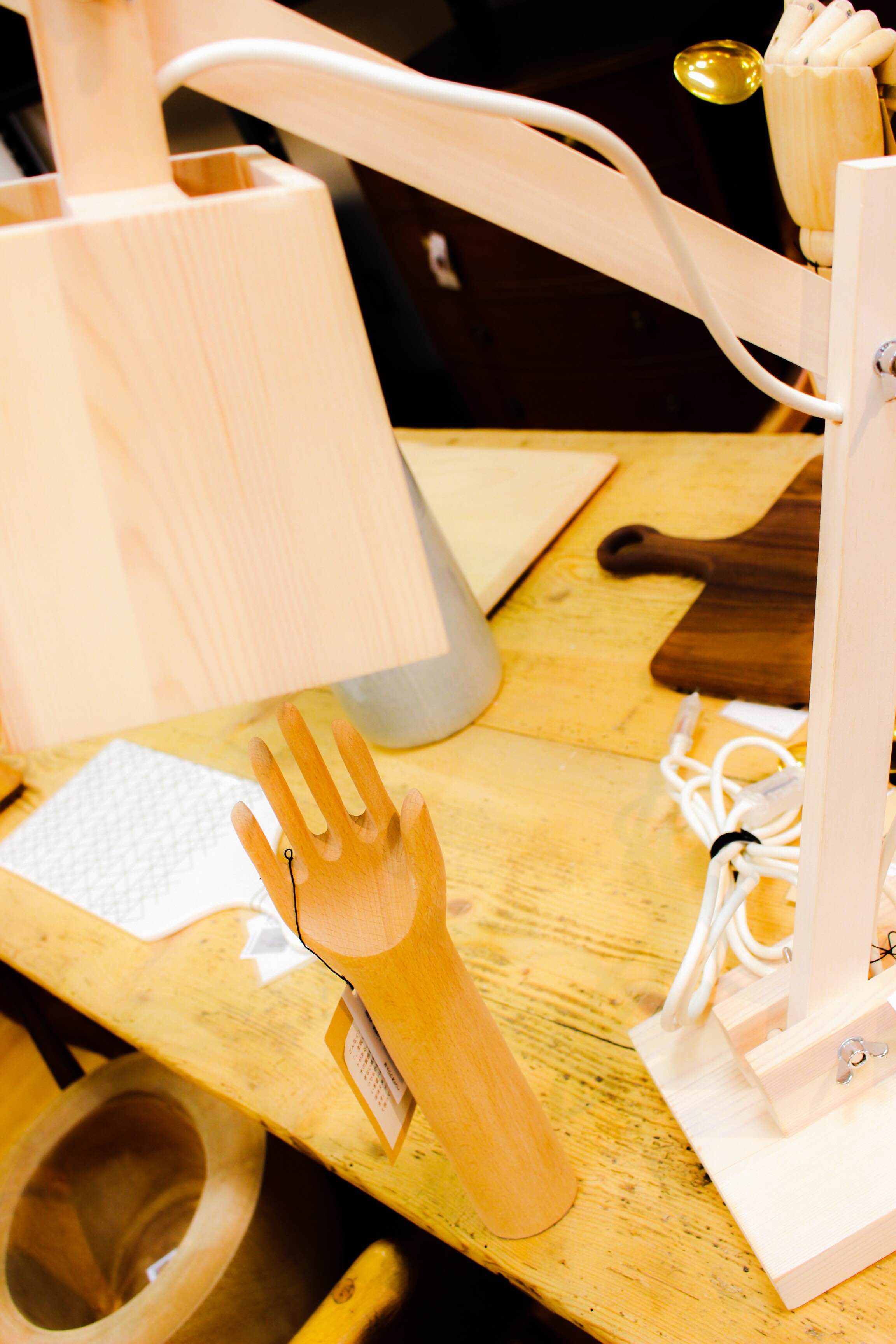 ハンドオブジェ mUUTO WOOD LAMP