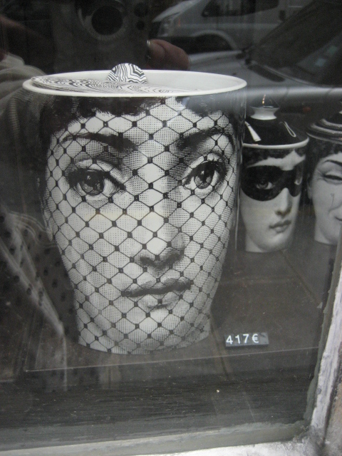 パリ4区 彫刻家・フォルナ・セッティのキャンドル | ｱﾄﾘｴ・ｲﾘﾔ・ｽﾛｰｼﾞｬｰﾅﾙ