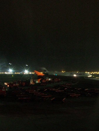 デンマークコペンハーゲン国際空港発(CPH)スペインマドリードバラバス国際空港行き(MAD)(マドリッドバラバス国際空港)SpanairスパンエアJK026便エアバスAirbus A320-232(EC-IOH )。マドリードバラハス空港に到着