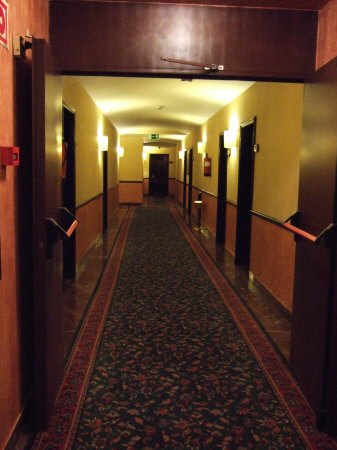 スペインマドリードマドリッドホテルウエリントンウェリントンHOTEL WELLINGTON五つ星ホテル中央廊下