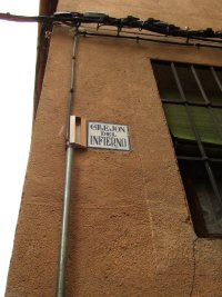 スペインマドリードマドリッドから世界遺産トレド(世界自然遺産)。Toledoトレドの街並み細く入りくんだ細道