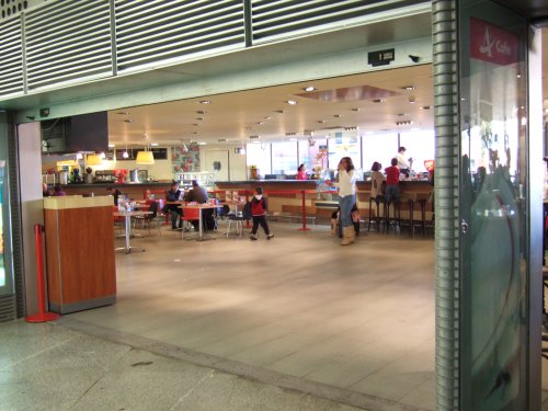 Espana España(エスパーニャ)SPAIN MADRIDマドリッドマドリードアトーチャ駅Vieja Estacion de Atocha駅舎内駅構内カフェテリア