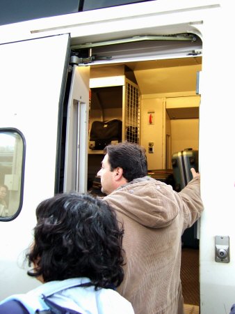 Espana España(エスパーニャ)SPAIN MADRIDマドリッドマドリードVieja Estacion de Atochaアトーチャ駅発コルドバ、セビージャ行きスペインの新幹線高速鉄道AVEアベアヴェAVE9624から見えた風景コルドバ中央駅CORDOBA CENTRAL貨物室荷物室