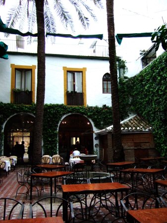 Espana España(エスパーニャ)SPAIN コルドバcordobaコルドバアルカサル通りアルカサルアルカサールAlcazarアンダルシア地方メスキータトリホス通りC.Torijosレストラン「Restaurante Patio Cordobes」又は「Bandolero Restaurante」で遅めのお昼ご飯