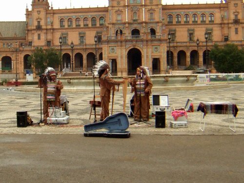 España(エスパーニャ)SPAINフラメンコの本場セビリヤへSEVILLAセビリアセビージャセビーリャスペイン広場Plaza de Espanaマリアルイサ公園大道芸路上ライブパフォーマンスネイティブアメリカンインディアン