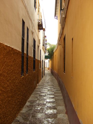 España(エスパーニャ)SPAINフラメンコの本場セビリヤへSEVILLAセビリアセビージャセビーリャサンタ・クルス街Barrio de Santa Cruz旧市街ユダヤ人街パティオ風な広場中庭細い路地入りくんだ小道狭い道