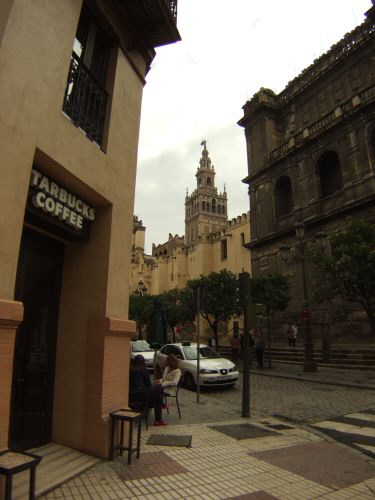 España(エスパーニャ)SPAINフラメンコの本場セビリヤへSEVILLAセビリアセビージャセビーリャ世界遺産世界文化遺産世界三大大聖堂の一つセビリア・カテドラルセビリア大聖堂Alemanesオレンジの中庭Patio de Naranjasオレンジのパティオヒラルダの塔スタバ