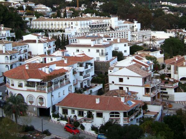 エスパーニャSPAINセビリヤSEVILLAセビリアセビージャセビーリャからコスタ・デル・ソル、ミハスへCOSTA DEL SOL MijasミハスHOTEL MIJASホテルミハスホテルリゾートホテルソーラーシステム太陽熱温水器太陽光発電(太陽電池)