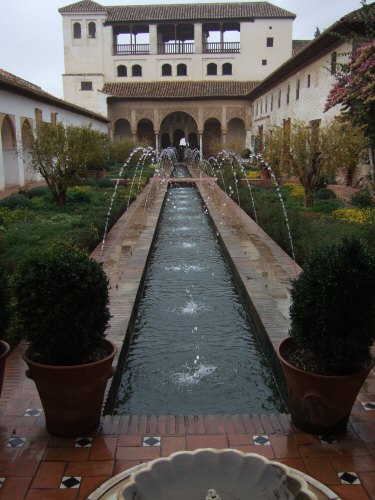 エスパーニャSPAINアンダルシア地方グラナダGRANADA世界遺産世界文化遺産アルハンブラ宮殿Palacio de la Alhambraヘネラリーフェ庭園Jardin de Generalifeアセキアの中庭