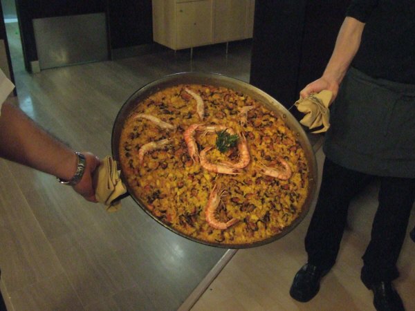 エスパーニャSPAINバレンシア地方バレンシア州都ホテルホリディインバレンシアパエリア発祥の地で食べるシーフードパエリアメインディッシュパエーリャ