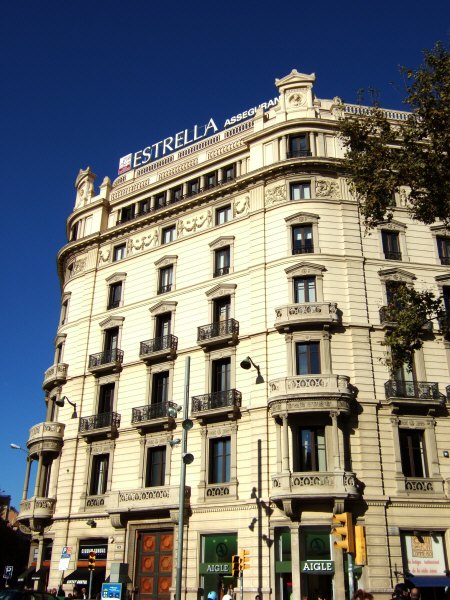 エスパーニャSPAINカタルーニャ地方・バルセロナ市街地Gran Via del les Corts Catalanes ESTRELLA