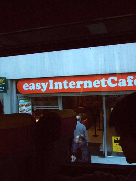エスパーニャSPAINカタルーニャ地方・バルセロナ市街地easy InternetCafe SUBWAY