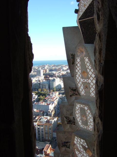 エスパーニャSPAINカタルーニャ地方・バルセロナ市街地の風景受難の門サグラダ・ファミリア(聖家族教会)サクラダファミリアtemplo de la Sagrada Familiaアントニー・ガウディ