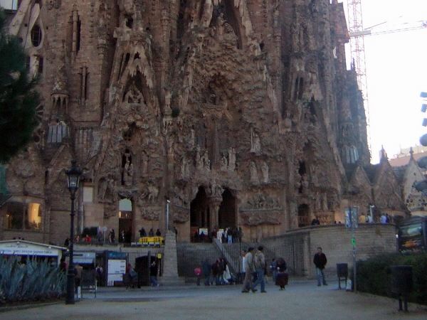 エスパーニャSPAINカタルーニャ地方・バルセロナ市街地の風景サグラダ・ファミリア(聖家族教会)サクラダファミリアtemplo de la Sagrada Familiaアントニ・ガウディ
