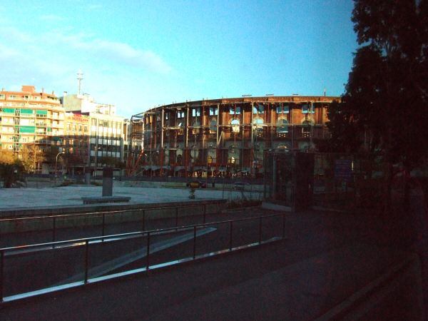 エスパーニャSPAINカタルーニャ地方・バルセロナ市街地の風景改装工事中の闘牛場