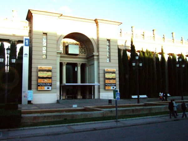 エスパーニャSPAINカタルーニャ地方・バルセロナ市街地の風景スペイン広場Placa de Espanyaバルセロナの見本市会場展示場