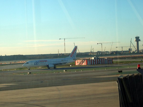 エスパーニャSPAINカタルーニャ地方・バルセロナ空港BCNバルセロナプラット空港エアーヨーロッパEC-JBJ AirEuropa Boeing 737-85P