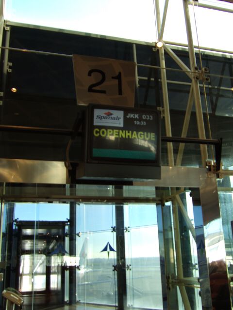 エスパーニャSPAINカタルーニャ地方・バルセロナ空港BCNバルセロナプラット空港gate21