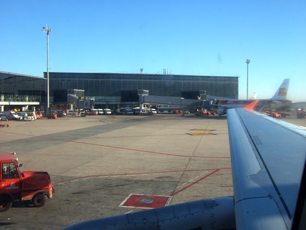 エスパーニャSPAINカタルーニャ地方・バルセロナ空港BCNバルセロナプラット空港SPANAIR EC-IMB エアバスAIRBUS A320-200