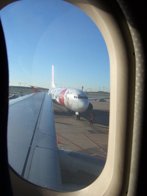 エスパーニャSPAINカタルーニャ地方・バルセロナ空港BCNバルセロナプラット空港aireuropa Disneyland Resort Paris EC-IXE Boeing 737-883旅客機B737