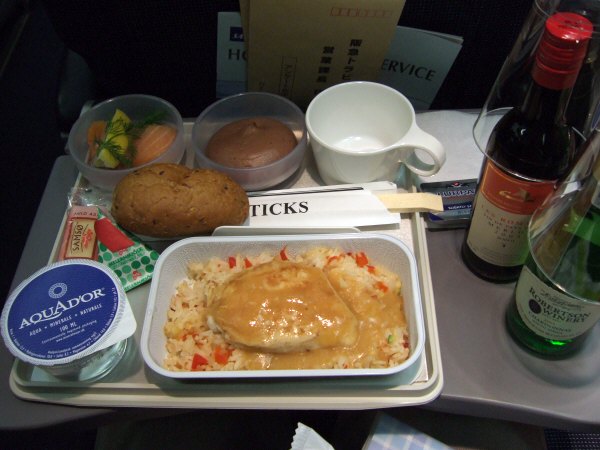 デンマーク・コペンハーゲン空港SASスカンジナビア航空SK983便エアバスA340 LN-RKG機内サービス機内食サービス