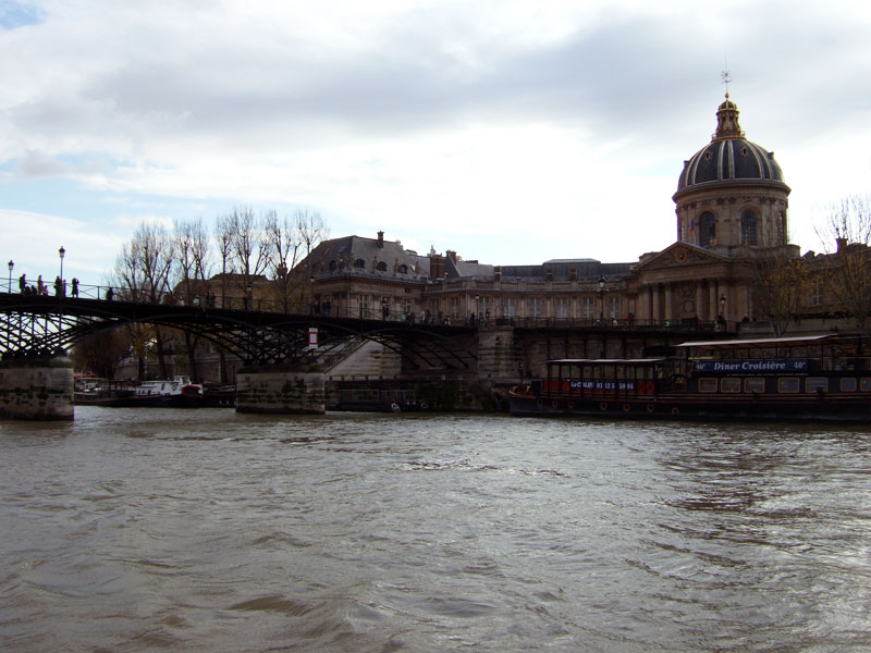鋼橋ナポレオンPont des Arts芸術橋フランスパリの街角写真france-parisパリマップ地図パリ市内観光バトバスビュトバスビトバスビトビュス観光船セーヌ川クルーズ船サンルイ島