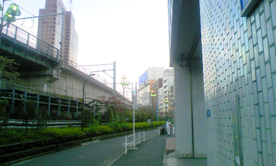 新大久保方面から