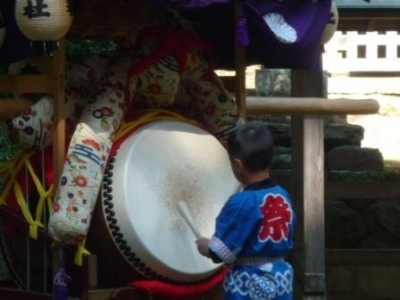 ☆大太鼓をたたく長男〜♪