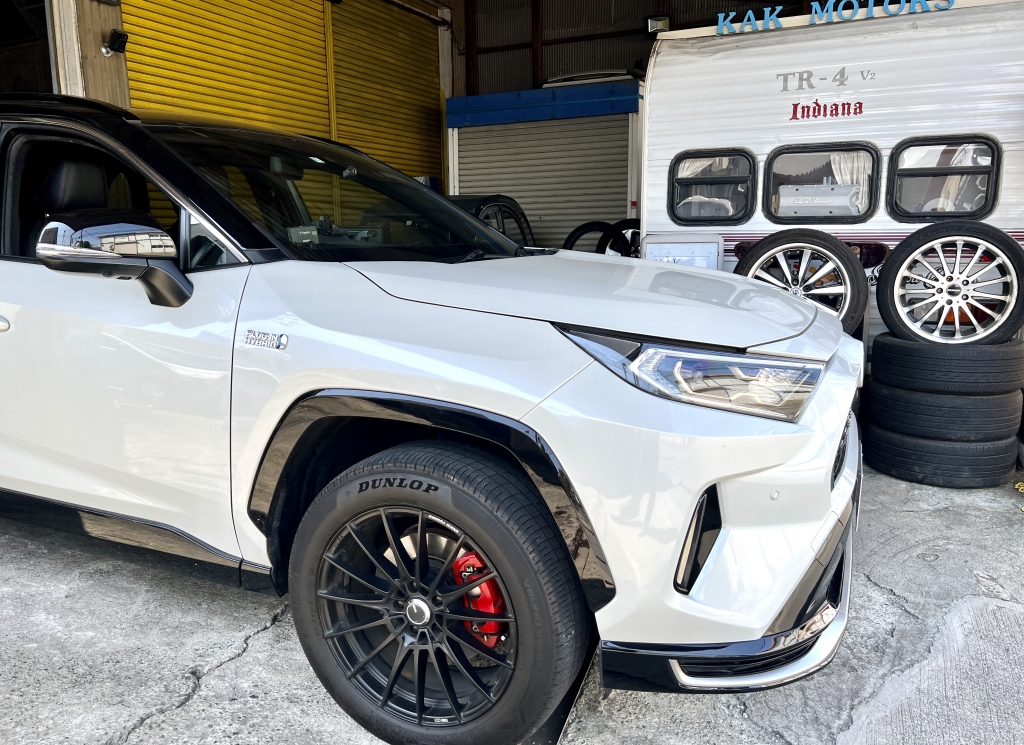 年末のプロモーション トヨタRAV4 PHVに、パドルシフトの取付けを致しました。 KAK | パーツ